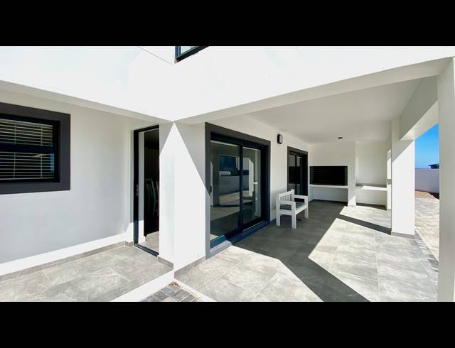 3 BEDROOM HOUSE FOR SALE IN DWARSKERSBOS